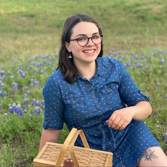 Meet your Posher, Jenna - Picture 2 of 3